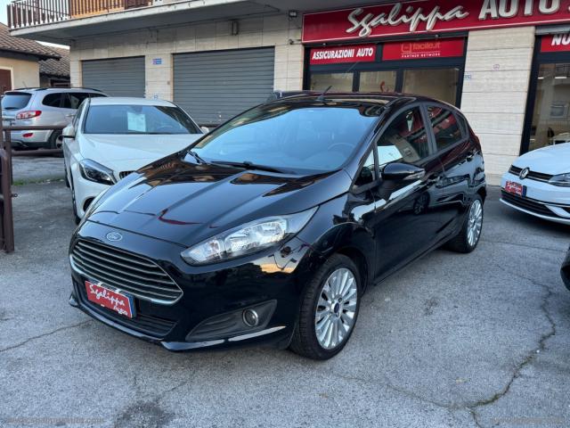 Auto - Ford fiesta 1.4 5p. bz.- gpl