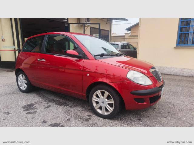 Auto - Lancia ypsilon 1.2 16v oro