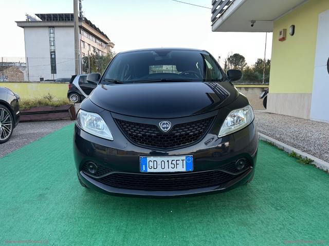 Auto - Lancia ypsilon 1.0 firefly 5p.s&s hyb. eco gold