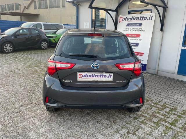 Auto - Toyota yaris 1.5 hybrid 5p. business