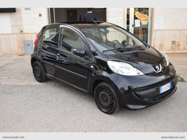 Auto - Peugeot 107 1.0 68 cv 5p. sweet years 2tronic