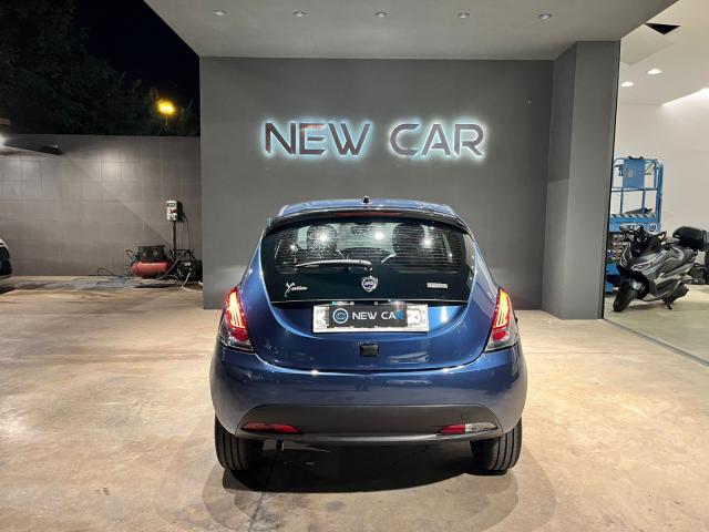 Auto - Lancia ypsilon 1.0 firefly 5p.s&s hyb. platino