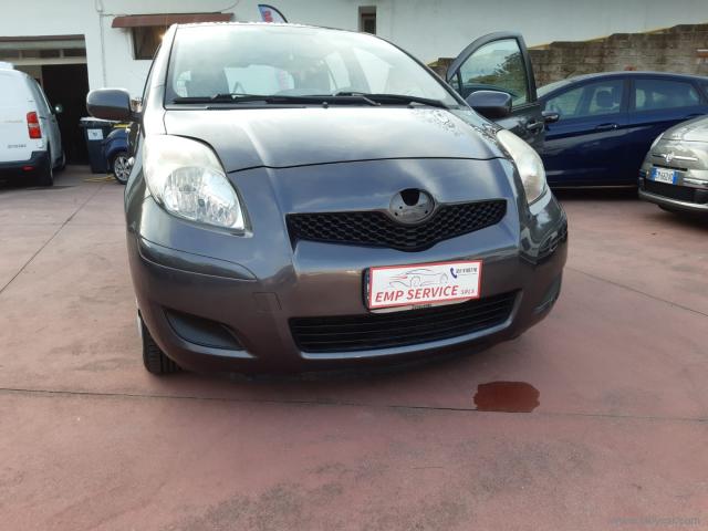 Auto - Toyota yaris 1.3 5p. sol