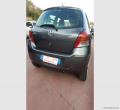 Auto - Toyota yaris 1.3 5p. sol