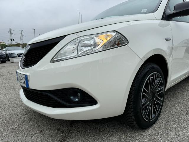 Auto - Lancia ypsilon 1.2 69 cv 5p. s&s elefantino blu