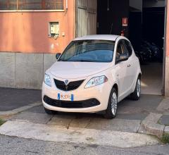 Auto - Lancia ypsilon 1.2 69 cv 5p. silver