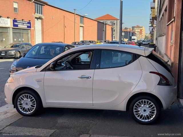 Auto - Lancia ypsilon 1.2 69 cv 5p. silver