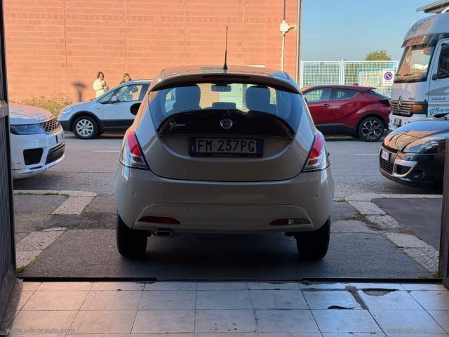 Auto - Lancia ypsilon 1.2 69 cv 5p. silver