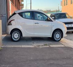 Auto - Lancia ypsilon 1.2 69 cv 5p. silver