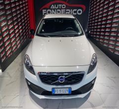 Auto - Volvo v40 cross country d2 business