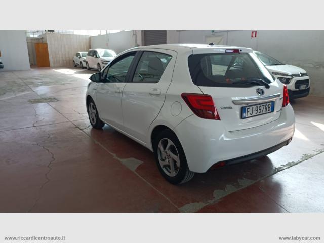 Auto - Toyota yaris 1.5 hybrid 5p. active