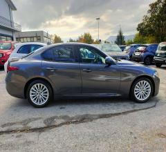 Auto - Alfa romeo giulia 2.2 td 136 cv at8 super