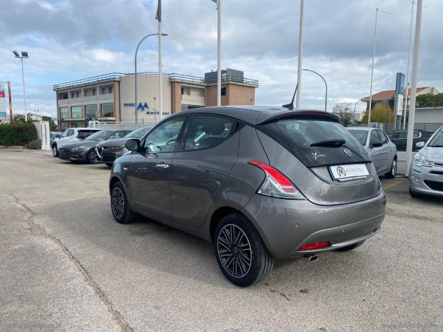 Auto - Lancia ypsilon 1.0 firefly 5p.s&s hyb. eco gold