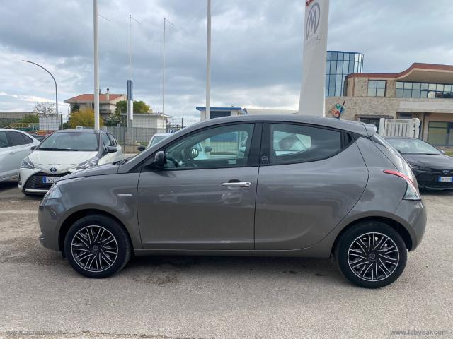 Auto - Lancia ypsilon 1.0 firefly 5p.s&s hyb. eco gold