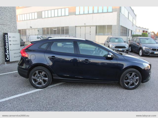 Auto - Volvo v40 cross country d2 momentum gancio traino !!!!