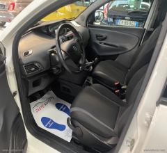 Auto - Lancia ypsilon 1.2 69 cv 5p. silver