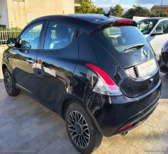 Auto - Lancia ypsilon 1.0 firefly 5p.s&s hyb. platino