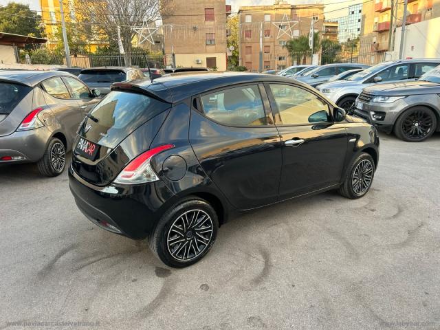 Auto - Lancia ypsilon 1.0 firefly 5p.s&s hybrid silver