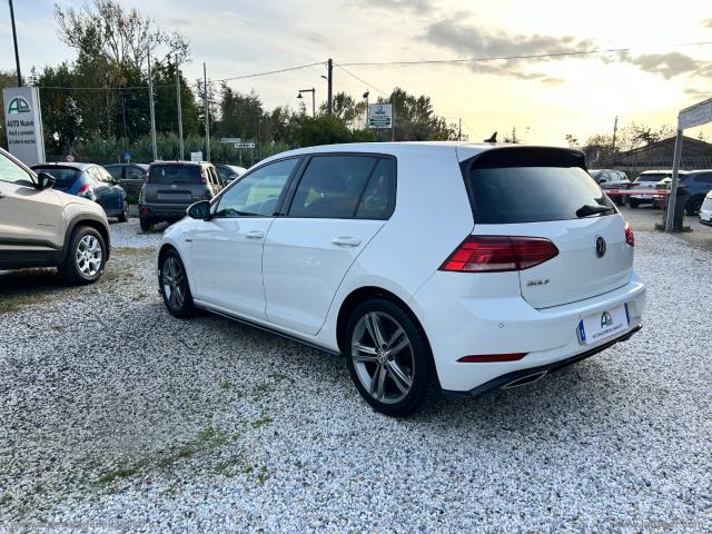 Auto - Volkswagen golf 1.0 tsi 115cv dsg 5p. r-line