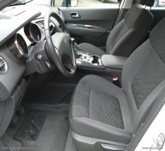 Auto - Peugeot 3008 1.6 hdi 115 cv active