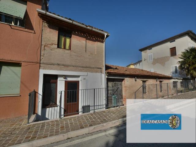 Casa indipendente in vendita a santa maria nuova periferia