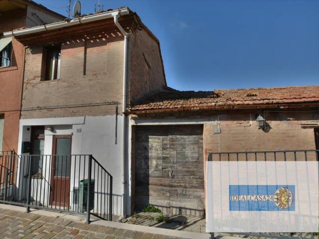 Appartamenti in Vendita - Casa indipendente in vendita a santa maria nuova periferia