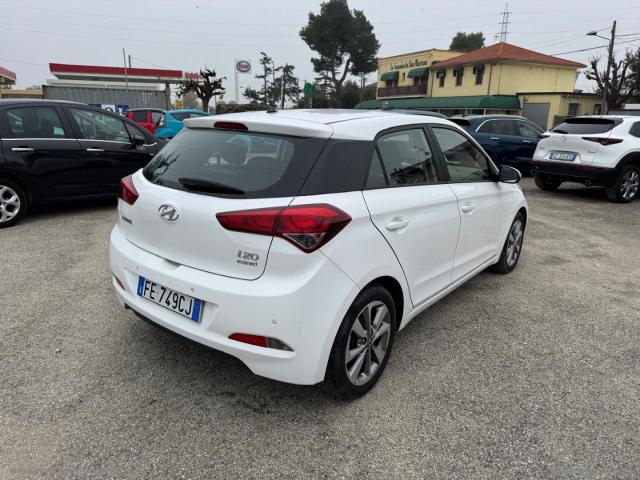 Auto - Hyundai i20 1.2 84 cv 5p. econext comfort