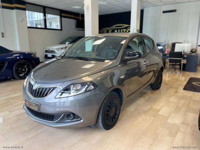 Auto - Lancia ypsilon 1.0 firefly 5p.s&s hyb. eco a.f.