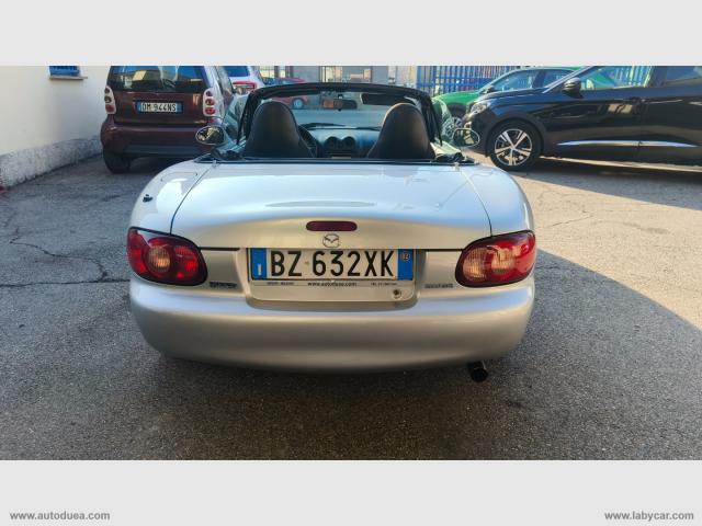 Auto - Mazda mx-5 1.6i 16v