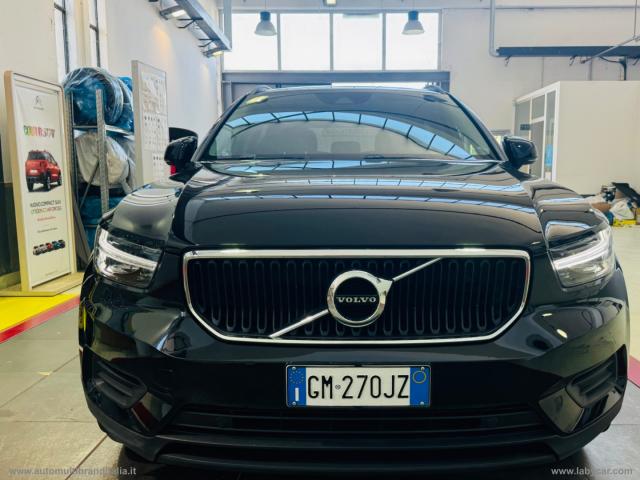 Auto - Volvo xc40 t3 r-design