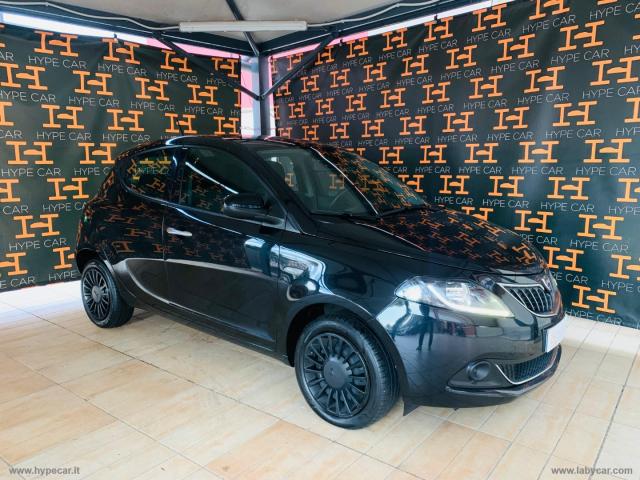 Auto - Lancia ypsilon 1.0 firefly 5p.s&s hybrid silver