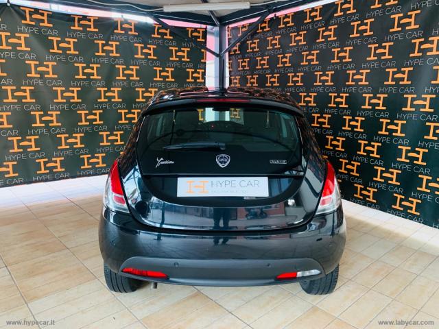 Auto - Lancia ypsilon 1.0 firefly 5p.s&s hybrid silver