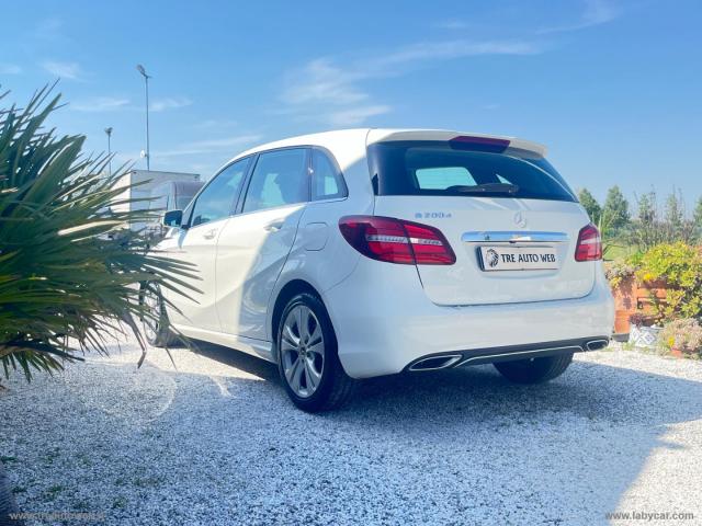 Auto - Mercedes-benz b 200 d automatic premium