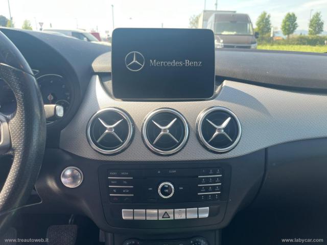 Auto - Mercedes-benz b 200 d automatic premium