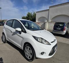 Auto - Ford fiesta+ 1.4 5p. bz.- gpl