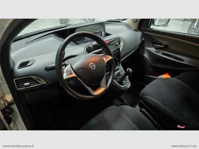 Auto - Lancia ypsilon 1.2 69 cv 5p. gpl ecochic gold