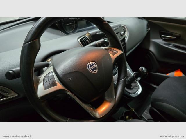 Auto - Lancia ypsilon 1.2 69 cv 5p. gpl ecochic gold