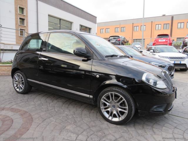 Auto - Lancia ypsilon 1.2 69 cv unyca