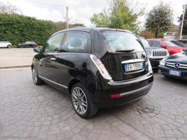 Auto - Lancia ypsilon 1.2 69 cv unyca