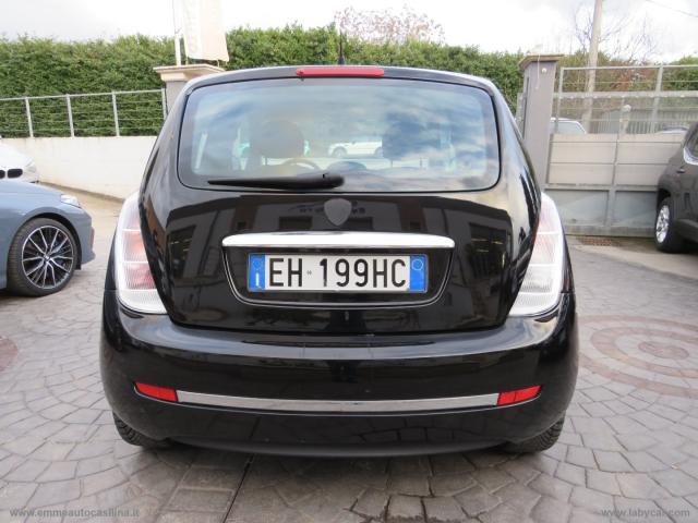 Auto - Lancia ypsilon 1.2 69 cv unyca