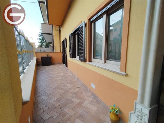 Appartamenti in Vendita - Casa indipendente in vendita a cittanova zona semicentrale