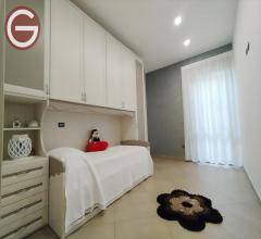 Appartamenti in Vendita - Casa indipendente in vendita a cittanova zona semicentrale