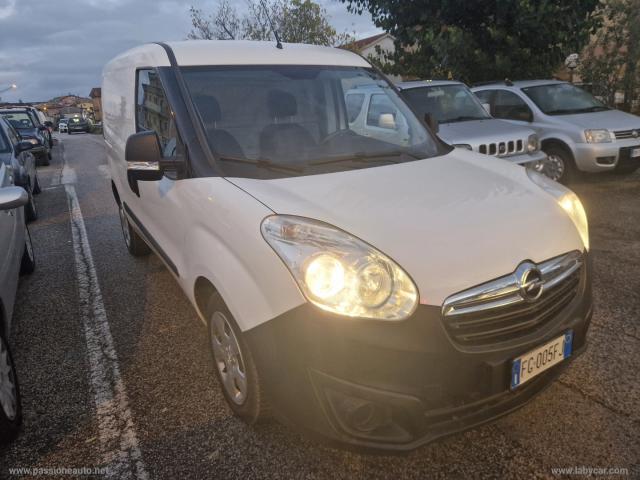 Auto - Opel combo 1.6 cdti 105 pc-tn van 750kg e6