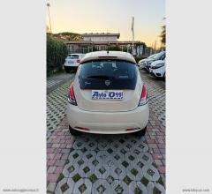 Auto - Lancia ypsilon 1.2 69 cv 5p. gpl ecochic silver