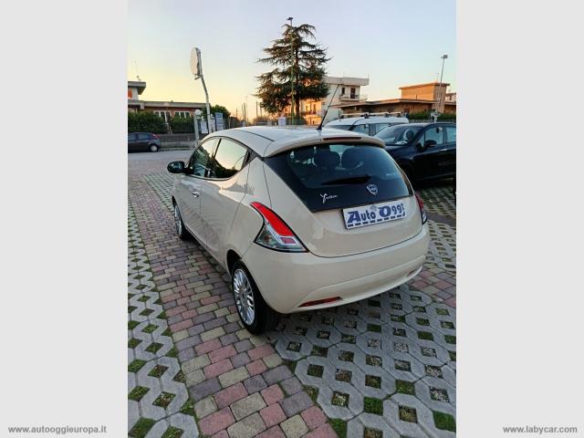 Auto - Lancia ypsilon 1.2 69 cv 5p. gpl ecochic silver