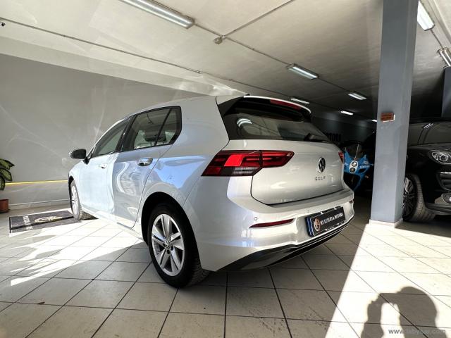 Auto - Volkswagen golf 8 1.0 etsi evo dsg life