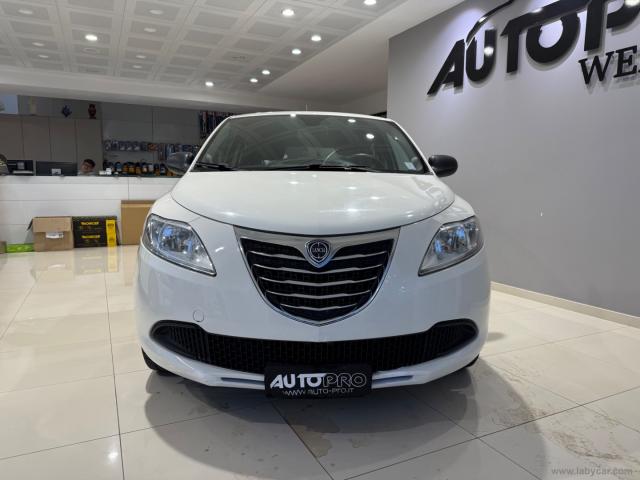 Auto - Lancia ypsilon 1.2 69 cv 5p. gold