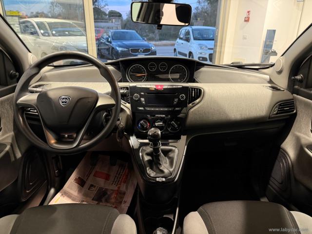 Auto - Lancia ypsilon 1.2 69 cv 5p. gold