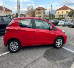 Auto - Toyota yaris 1.0 5p.