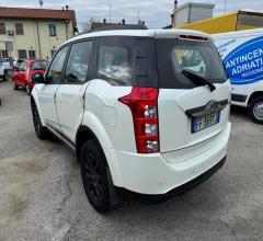 Auto - Mahindra xuv500 2.2 16v fwd w8